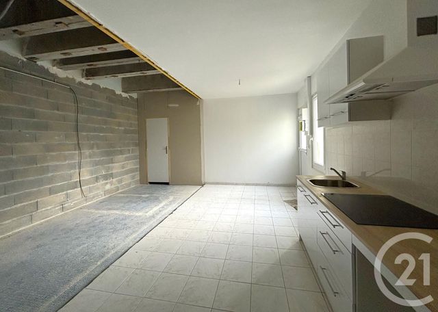 Appartement Loft à vendre - 3 pièces - 42.0 m2 - AGON COUTAINVILLE - 50 - BASSE-NORMANDIE - Century 21 Royer Immo