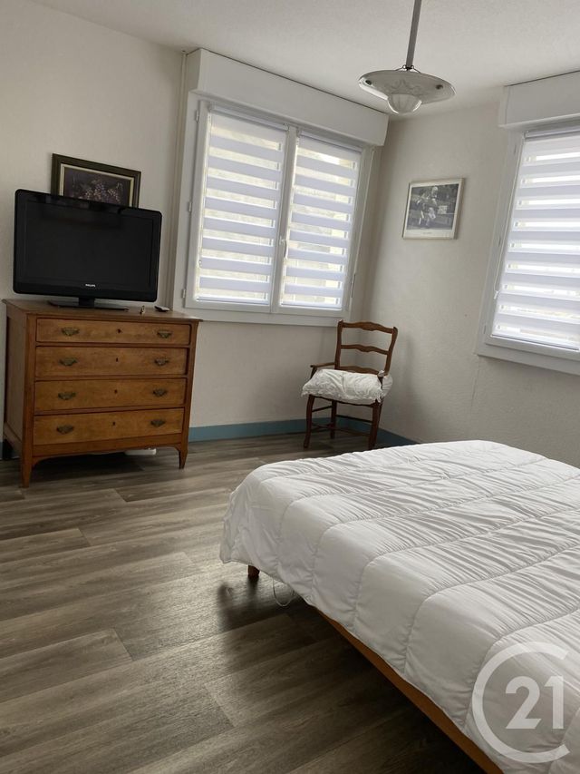 Appartement F3 à vendre - 3 pièces - 79.0 m2 - AGON COUTAINVILLE - 50 - BASSE-NORMANDIE - Century 21 Royer Immo