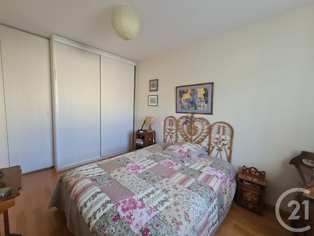 Afficher la photo en grand Appartement F4 à vendre - 5 pièces - 105.84 m2 - AGON COUTAINVILLE - 50 - BASSE-NORMANDIE - Century 21 Royer Immo