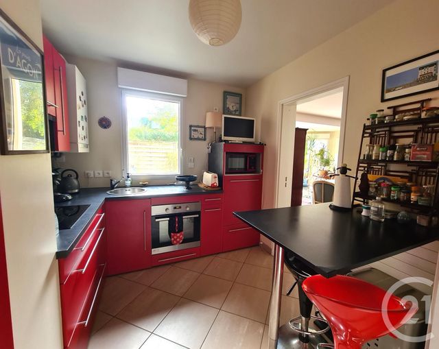 Afficher la photo en grand Appartement F4 à vendre - 5 pièces - 105.84 m2 - AGON COUTAINVILLE - 50 - BASSE-NORMANDIE - Century 21 Royer Immo