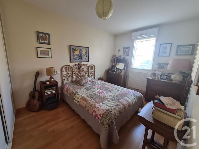 Afficher la photo en grand Appartement F4 à vendre - 5 pièces - 105.84 m2 - AGON COUTAINVILLE - 50 - BASSE-NORMANDIE - Century 21 Royer Immo