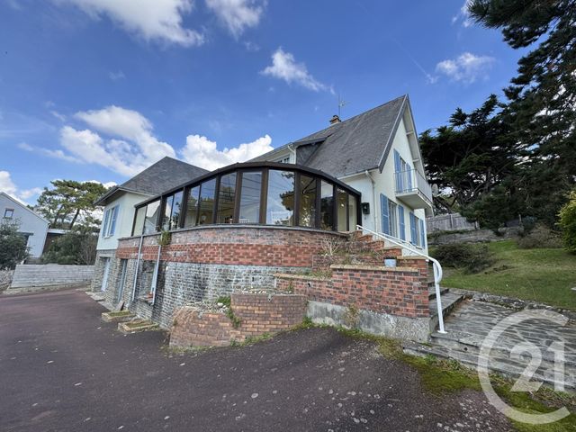 maison à vendre - 8 pièces - 261.23 m2 - AGON COUTAINVILLE - 50 - BASSE-NORMANDIE - Century 21 Royer Immo