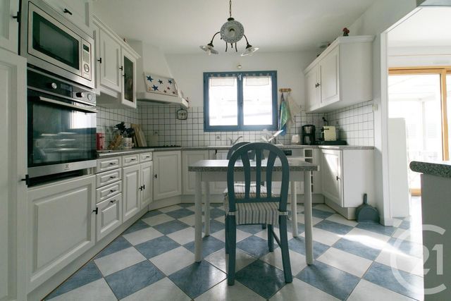 maison à vendre - 6 pièces - 170.0 m2 - AGON COUTAINVILLE - 50 - BASSE-NORMANDIE - Century 21 Royer Immo