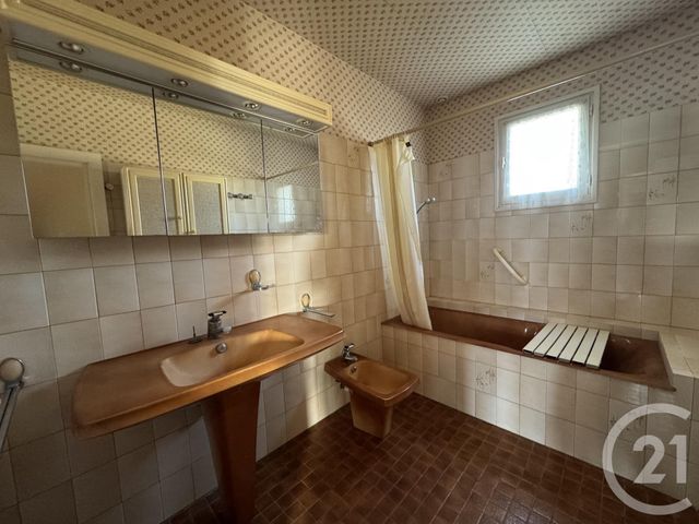 maison à vendre - 6 pièces - 113.97 m2 - PIROU - 50 - BASSE-NORMANDIE - Century 21 Royer Immo