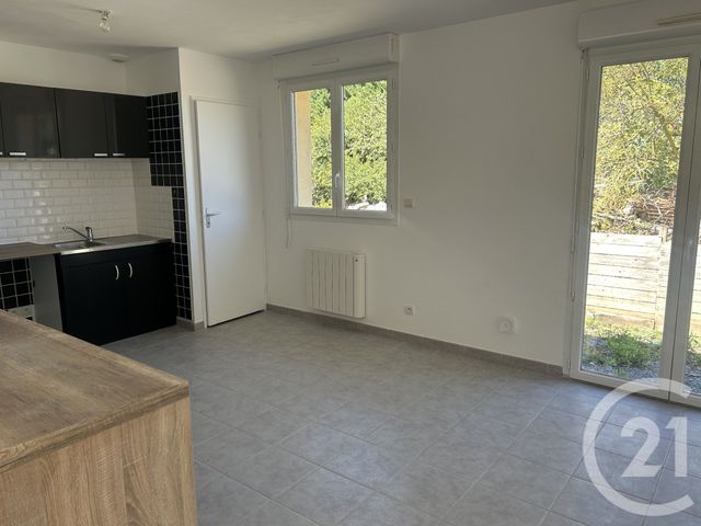 maison à louer - 4 pièces - 77.77 m2 - TOURVILLE SUR SIENNE - 50 - BASSE-NORMANDIE - Century 21 Royer Immo