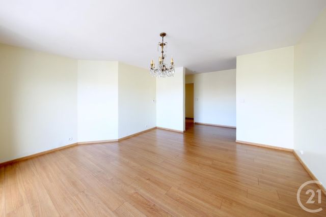 Afficher la photo en grand Appartement F3 à vendre - 3 pièces - 95.51 m2 - GRANVILLE - 50 - BASSE-NORMANDIE - Century 21 Royer Immo