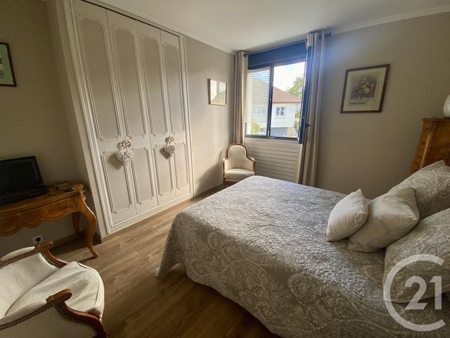 Afficher la photo en grand maison à vendre - 7 pièces - 286.0 m2 - DONVILLE LES BAINS - 50 - BASSE-NORMANDIE - Century 21 Royer Immo