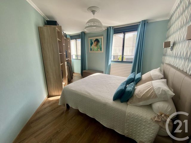 Afficher la photo en grand maison à vendre - 7 pièces - 286.0 m2 - DONVILLE LES BAINS - 50 - BASSE-NORMANDIE - Century 21 Royer Immo