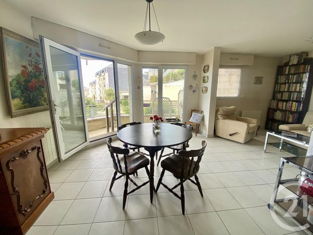 Afficher la photo en grand Appartement F3 à vendre - 3 pièces - 65.19 m2 - GRANVILLE - 50 - BASSE-NORMANDIE - Century 21 Royer Immo