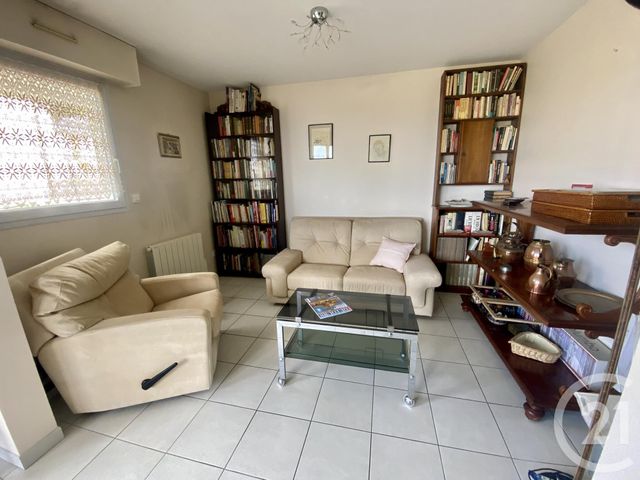 Afficher la photo en grand Appartement F3 à vendre - 3 pièces - 65.19 m2 - GRANVILLE - 50 - BASSE-NORMANDIE - Century 21 Royer Immo