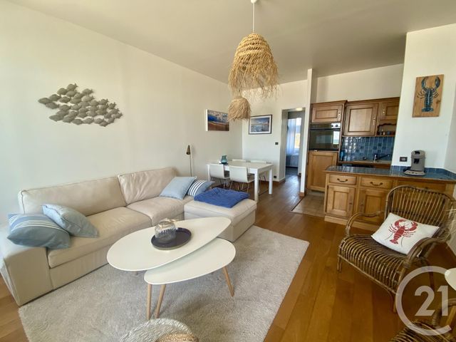 Afficher la photo en grand Appartement F3 à vendre - 3 pièces - 60.22 m2 - JULLOUVILLE - 50 - BASSE-NORMANDIE - Century 21 Royer Immo