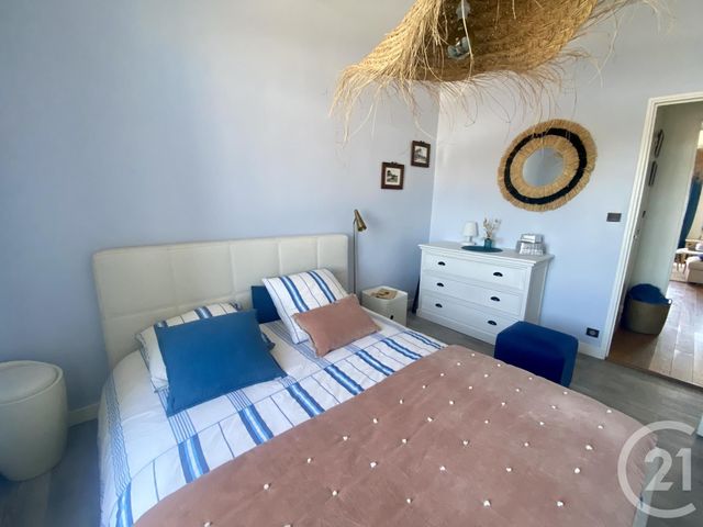 Afficher la photo en grand Appartement F3 à vendre - 3 pièces - 60.22 m2 - JULLOUVILLE - 50 - BASSE-NORMANDIE - Century 21 Royer Immo