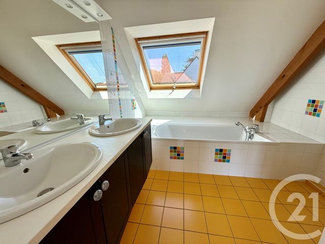 maison à vendre - 7 pièces - 199.0 m2 - JULLOUVILLE - 50 - BASSE-NORMANDIE - Century 21 Royer Immo