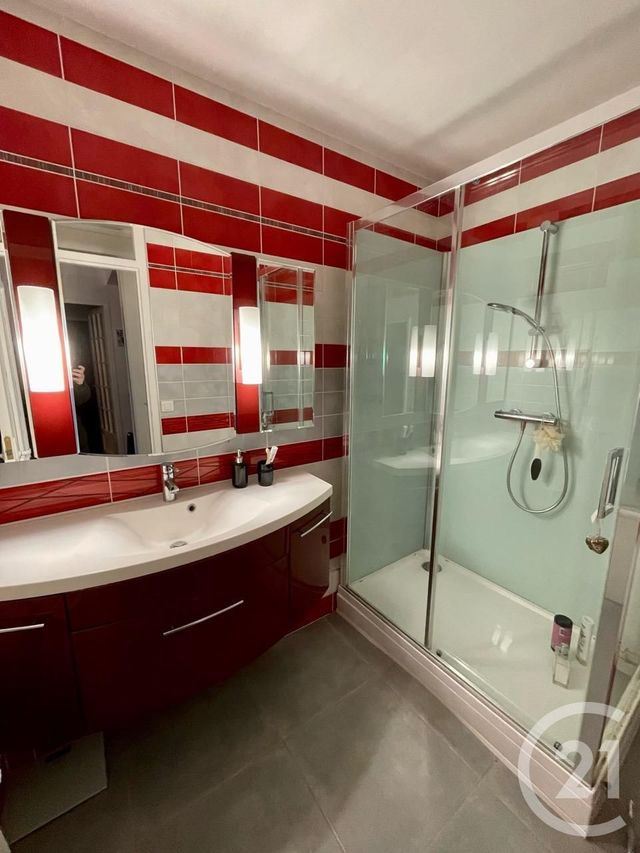 Afficher la photo en grand Appartement F3 à vendre - 3 pièces - 55.81 m2 - GRANVILLE - 50 - BASSE-NORMANDIE - Century 21 Royer Immo