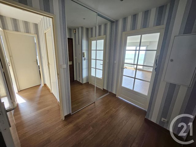 Appartement F3 à vendre - 3 pièces - 66.95 m2 - GRANVILLE - 50 - BASSE-NORMANDIE - Century 21 Royer Immo