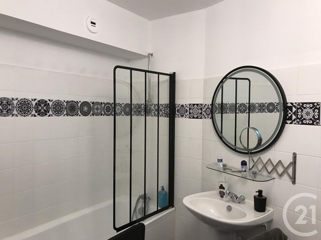 Afficher la photo en grand Appartement F3 à vendre - 3 pièces - 76.0 m2 - GRANVILLE - 50 - BASSE-NORMANDIE - Century 21 Royer Immo