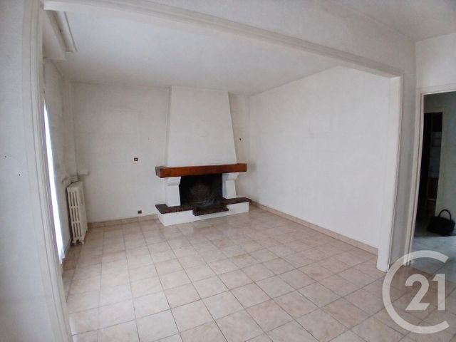 Appartement F6 à vendre - 6 pièces - 112.45 m2 - BREHAL - 50 - BASSE-NORMANDIE - Century 21 Royer Immo
