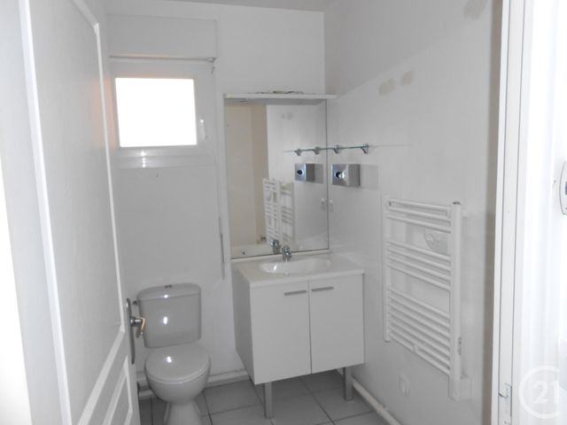 Appartement Studio à louer - 1 pièce - 25.0 m2 - GRANVILLE - 50 - BASSE-NORMANDIE - Century 21 Royer Immo