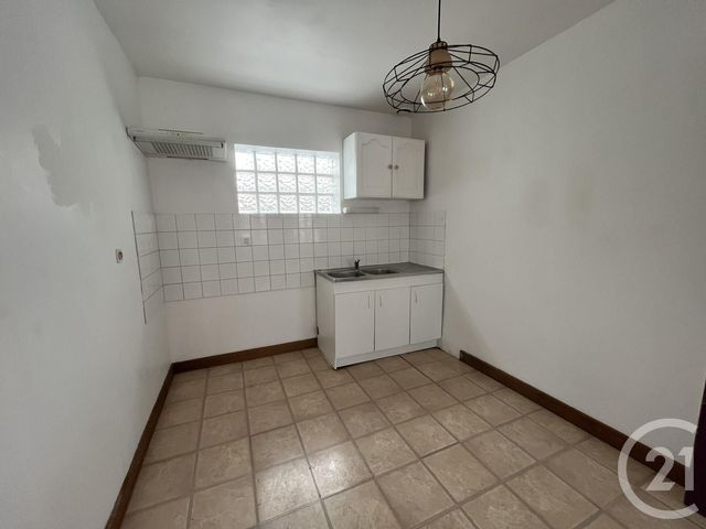 Appartement F3 à louer - 4 pièces - 60.0 m2 - ST PAIR SUR MER - 50 - BASSE-NORMANDIE - Century 21 Royer Immo