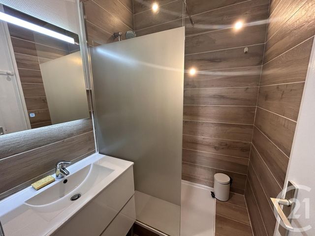 Appartement F3 à louer - 3 pièces - 60.8 m2 - GRANVILLE - 50 - BASSE-NORMANDIE - Century 21 Royer Immo