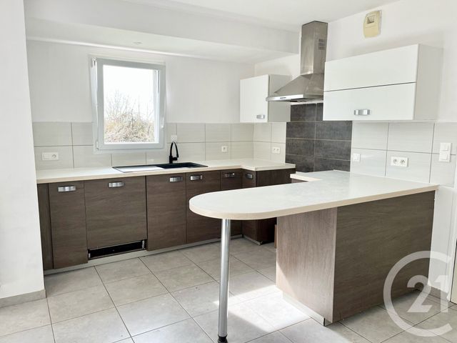 maison à vendre - 8 pièces - 167.0 m2 - ST SAUVEUR LA POMMERAYE - 50 - BASSE-NORMANDIE - Century 21 Royer Immo