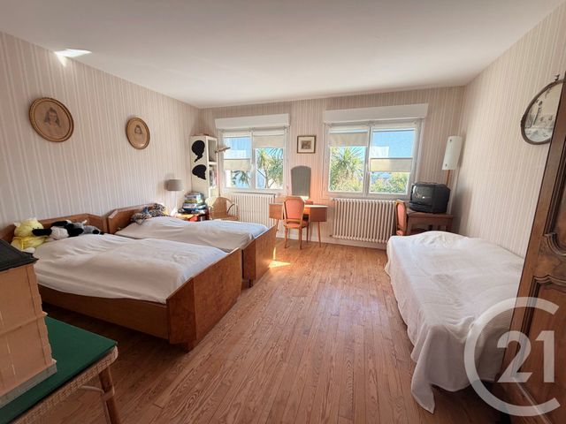 maison à vendre - 8 pièces - 161.0 m2 - JULLOUVILLE - 50 - BASSE-NORMANDIE - Century 21 Royer Immo