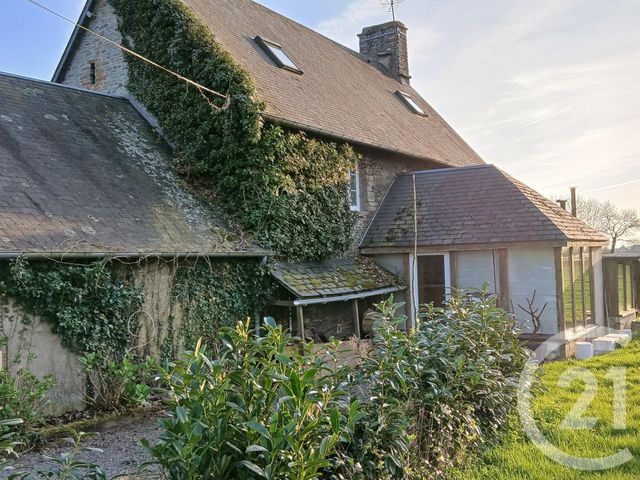 maison à vendre - 7 pièces - 207.8 m2 - ST SAUVEUR LA POMMERAYE - 50 - BASSE-NORMANDIE - Century 21 Royer Immo