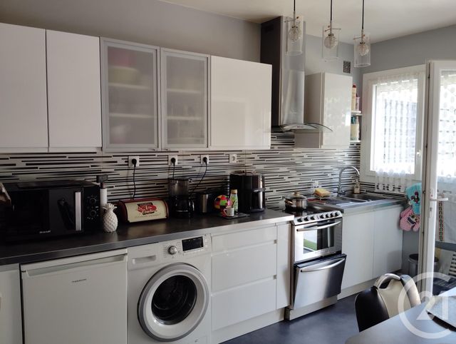 maison à vendre - 5 pièces - 75.19 m2 - ST PLANCHERS - 50 - BASSE-NORMANDIE - Century 21 Royer Immo