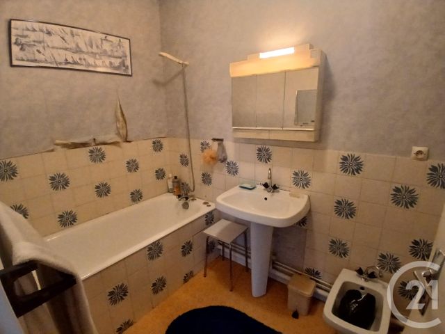Appartement F3 à vendre - 3 pièces - 58.43 m2 - GRANVILLE - 50 - BASSE-NORMANDIE - Century 21 Royer Immo