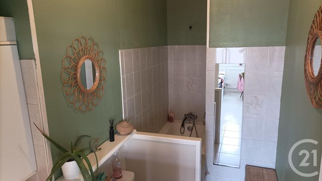 Appartement F1 à louer - 1 pièce - 28.0 m2 - GRANVILLE - 50 - BASSE-NORMANDIE - Century 21 Royer Immo