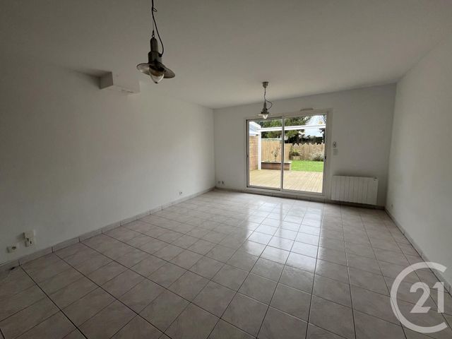 maison à louer - 4 pièces - 75.36 m2 - JULLOUVILLE - 50 - BASSE-NORMANDIE - Century 21 Royer Immo
